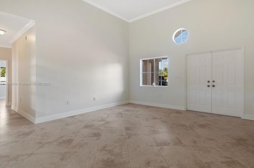 7090 5th Ave, Hialeah FL  33014-4952 exterior