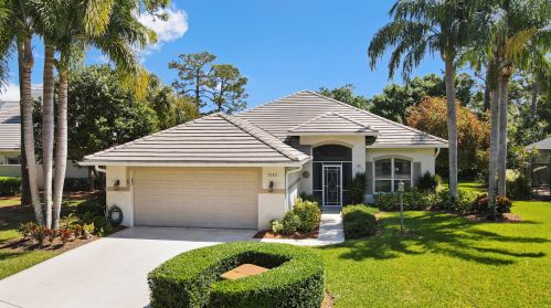 7152 Hawks View Trl, Fort Pierce, FL 34986-3235