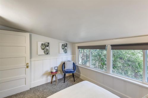 5044 Fairfax Ave, Oakland CA 94601-5811 exterior