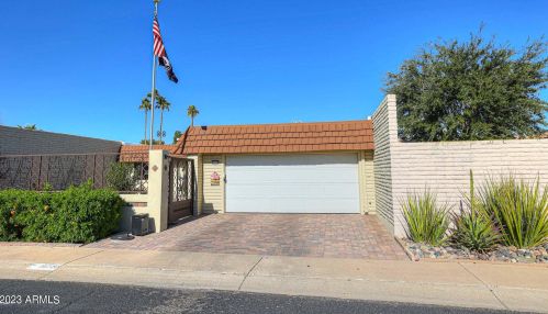10720 Emerald Dr, Sun City, AZ 85351-2620
