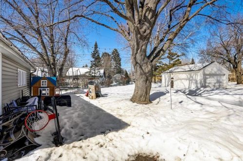 2729 94, Milwaukee WI 53222-4507 exterior