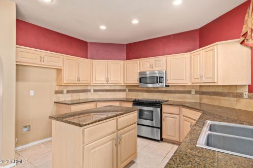 5821 Cielo Grande, Glendale AZ 85310-3511 exterior