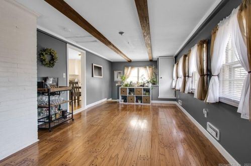 11 Peter Parley Row, Kensington CT  06037-3123 exterior