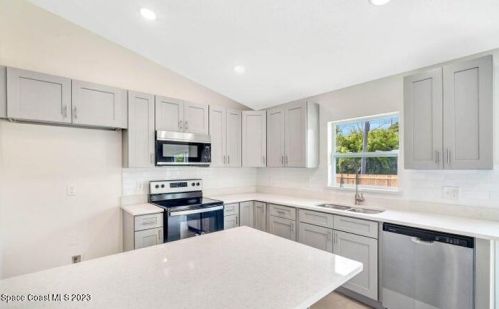 851 Kenilworth Ct, Titusville FL  32780-7711 exterior