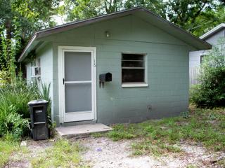 816 19th St, Gainesville FL  32641-8268 exterior