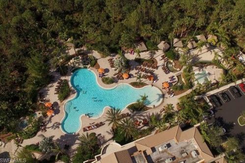 9081 Albion Ln, Naples FL  34113-3231 exterior