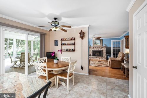 16 Dix Ln, Trenton NJ 08648-4844 exterior