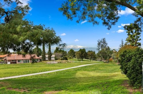 5576 Inner Circle Dr, Riverside CA  92506-3617 exterior