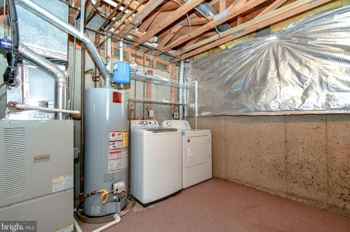 350 Hedgestone Ter, Leesburg VA 20176-4871 exterior