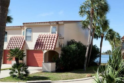 9 Dana Dr, Galveston, TX 77554-7737