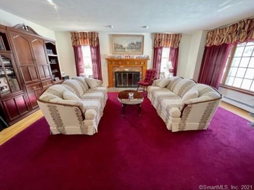 20 Kellogg St, Bethel CT  06801-1638 exterior