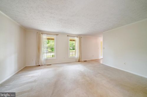 1304 Cold Harbor Ct, Herndon VA 20170-2018 exterior