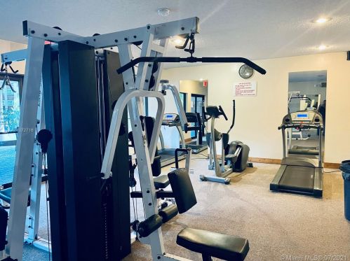 17000 67th Ave, Hialeah FL  33015-4057 exterior