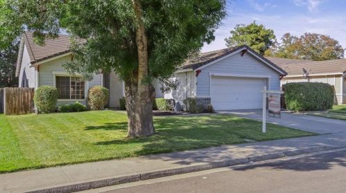 2733 Briarcliff Dr, Riverbank, CA 95367-3310