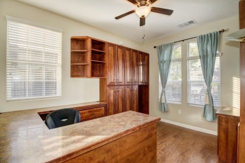 9872 Winkle Cir, Elk Grove CA  95757-6276 exterior