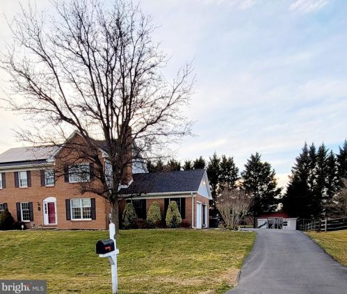6 Pamela Pl, Bear, DE 19701-2057