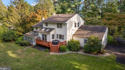 1421 Sugartown Rd, Berwyn PA  19312-1820 exterior