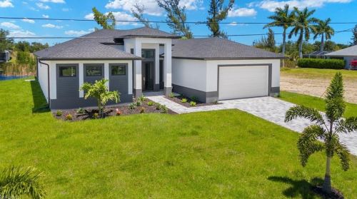 241 26th Ter, Cape Coral, FL 33904-2766