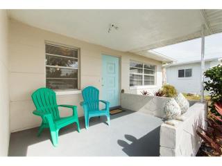 5205 Jersey Ave, Saint Petersburg, FL 33707-3665