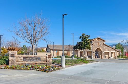 32075 Granite Dr, Temecula CA  92592-4147 exterior