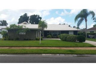 8994 Saint Andrews Dr, Largo, FL 33777-4518