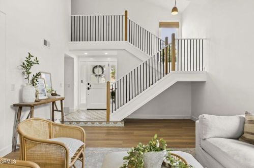 1121 Port Cir, Oxnard CA  93035-2212 exterior