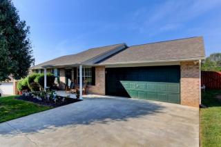 8119 Florence Gardens Rd, Knoxville, TN 37938-2977
