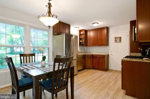 9514 Wallingford Dr, Springfield VA 22015-1738 exterior