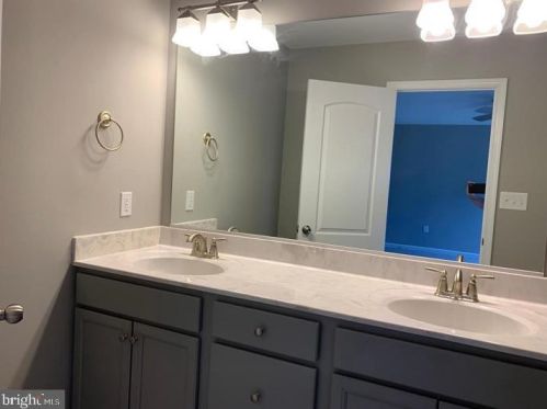 1198 Happy Ridge Dr, Front Royal VA  22630-5302 exterior