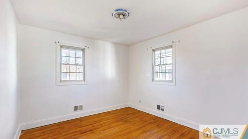 511 Center St, Piscataway NJ  08854-1462 exterior