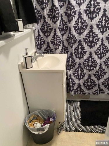 243 Forest Ave, Teaneck NJ 07666-2045 exterior