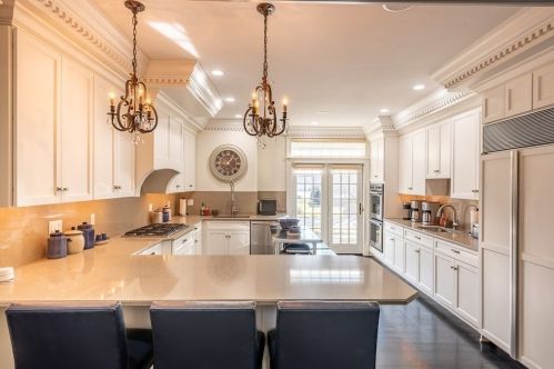 16 Gln Dr, Mashpee MA 02649-2946 exterior