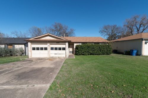 3200 Barnsley Dr, Austin, TX 78745-5800