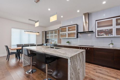3704 Crown Hill Dr, Santa Rosa, CA 95404-7646