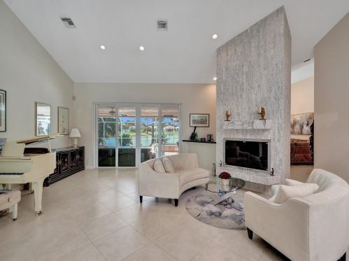 6806 Newport Lk Cir, Boca Raton FL 33496-3004 exterior