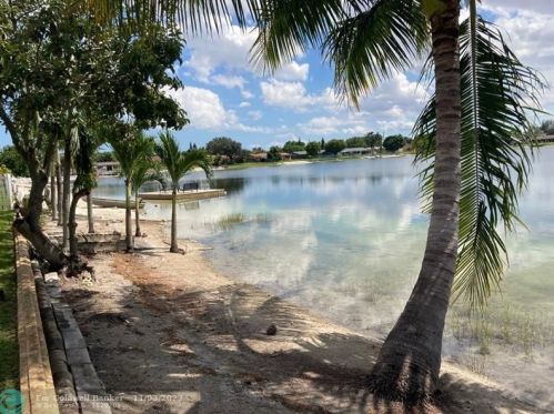 1740 79th St, Hialeah FL  33014-3236 exterior