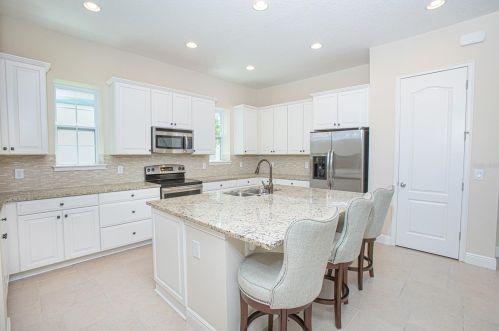 8727 Laureate Blvd, Orlando, FL 32827-7542