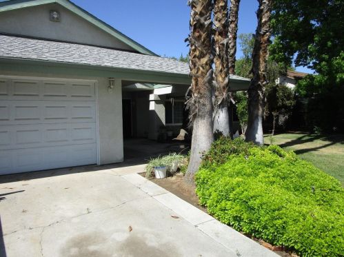 1931 San Gabriel Ave, Clovis CA  93611-4124 exterior
