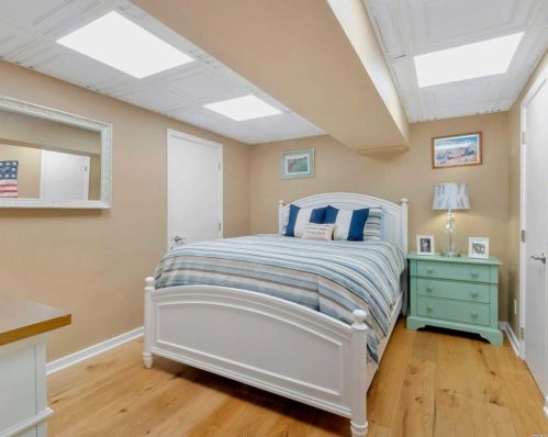 400 Windjammer Dr, Southold NY  11971-2217 exterior