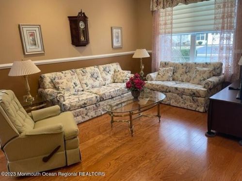 45 Marlow Dr, Jackson Twp NJ  08527-4680 exterior