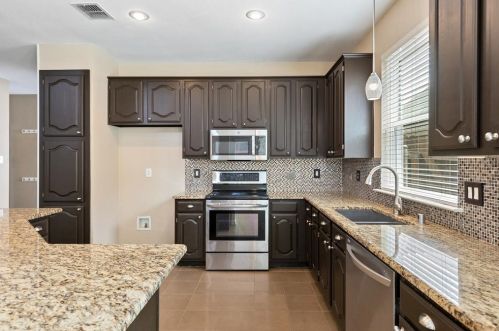 1005 Sanmar Dr, Lewisville, TX 75028-7161