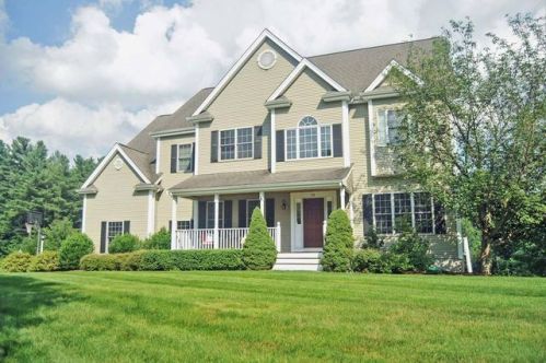 25 Wesley Dr, Wrentham, MA 02093-1893