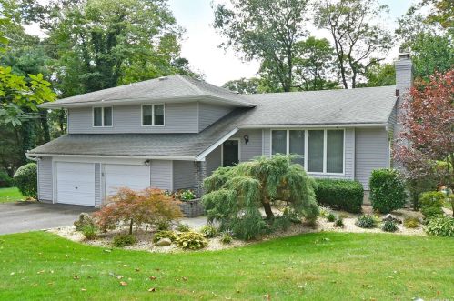 21 Sandra Dr, Huntington Station, NY 11746-5213