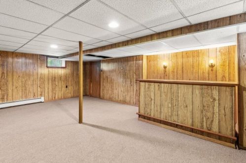 1 Nolet Ave, Salem NH  03079-1756 exterior