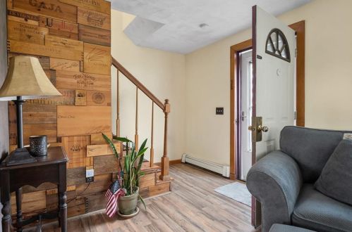 37 Plant St, Cumberland RI  02864-1910 exterior