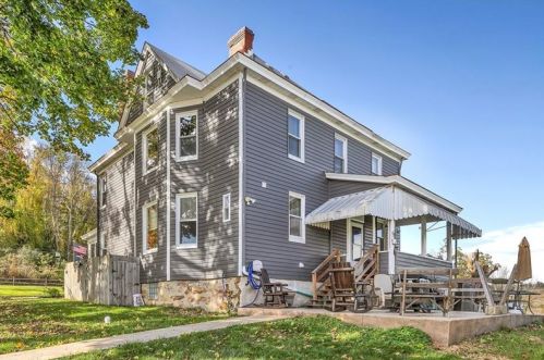 521 New Texas Rd, Pittsburgh, PA 15239-2217