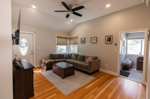 3196 Hollywood St, Mohegan Lake, NY 10547-1709