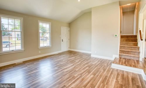 59 Pleasant Valley Dr, West Deptford NJ  08096-6320 exterior