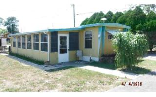 686 Memorial Dr, Sebring FL  33870-1495 exterior