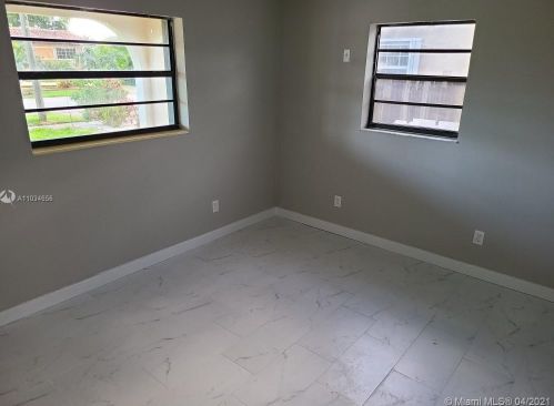 850 50th Pl, Hialeah FL  33012-3420 exterior